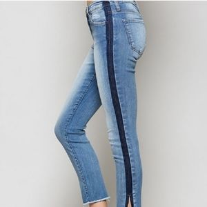 Flying Monkey Shadow striped, tuxedo Jean